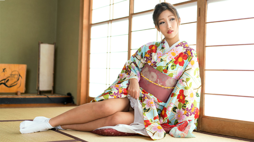 1pondo 043020_001 Instant BJ: A woman with a very erotic kimono